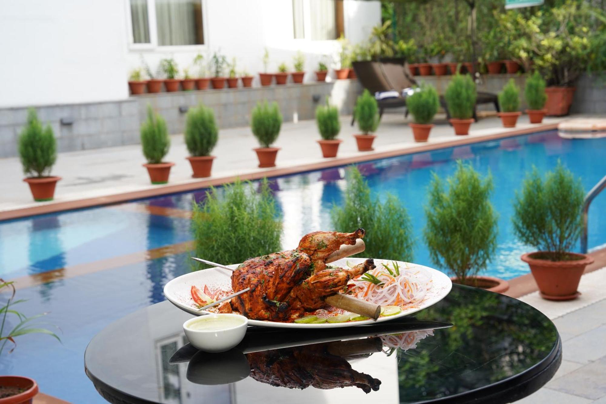 Ira By Orchid Bhubaneswar Hotel Kültér fotó