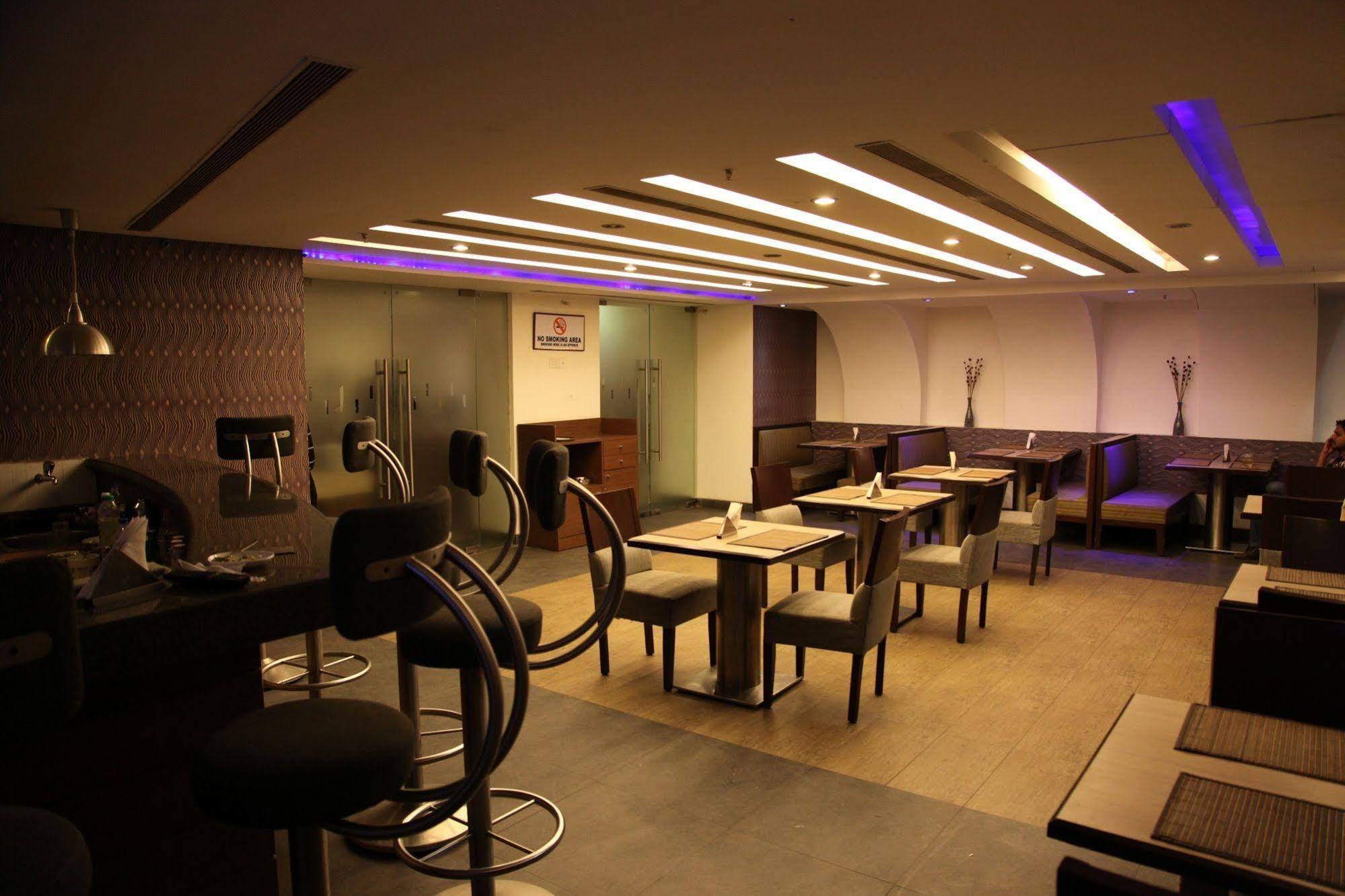 Ira By Orchid Bhubaneswar Hotel Kültér fotó